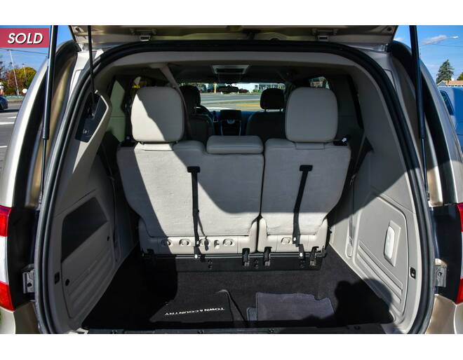 2013 Chrysler Town and Country TOURING Van at Hartleys Auto and RV Center STOCK# 13RT525223 Photo 17
