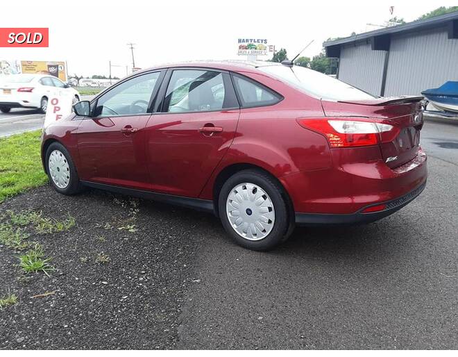 2013 Ford Focus SE Passenger at Hartleys Auto and RV Center STOCK# ACF305987 Photo 9