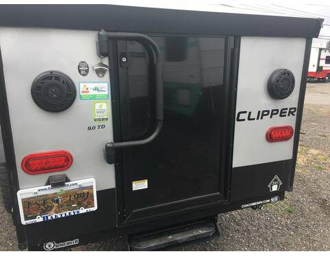2022 Coachmen Clipper Express 9.0TD V PACKAGE Folding at Hartleys Auto and RV Center STOCK# TCF020326RT13 Photo 5