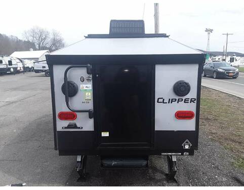 2022 Coachmen Clipper Express 9.0TD V PACKAGE Folding at Hartleys Auto and RV Center STOCK# TCF020328RT13 Photo 16