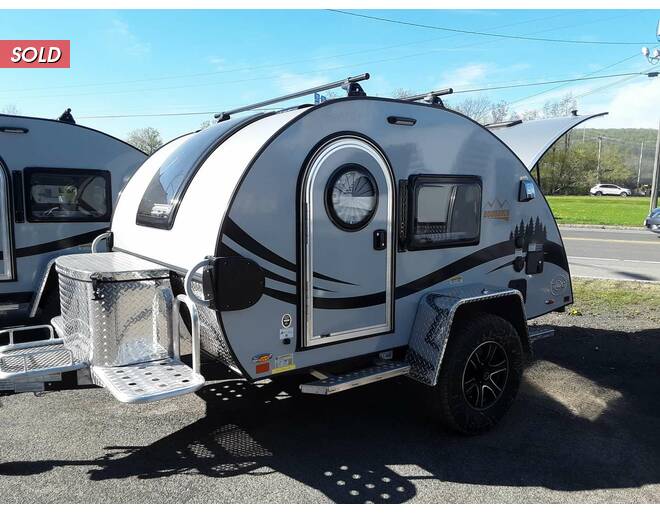 2022 nuCamp TAG TAG XL BOONDOCK Travel Trailer at Hartleys Auto and RV Center STOCK# 002257 Photo 19