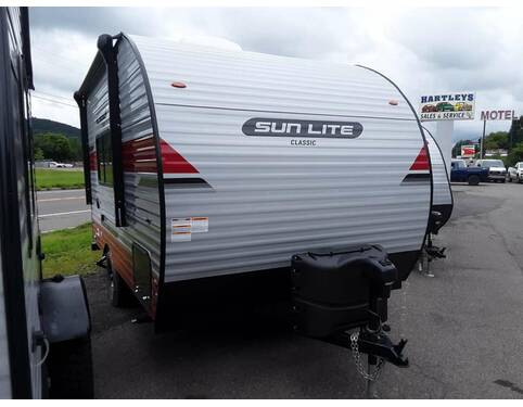 2022 Sunset Park Sun-Lite 16BH Travel Trailer at Hartleys Auto and RV Center STOCK# NP007775 Photo 5