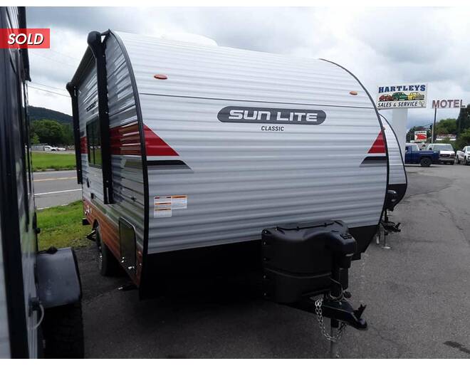 2022 Sunset Park Sun-Lite 16BH Travel Trailer at Hartleys Auto and RV Center STOCK# NP007775RT13 Photo 5