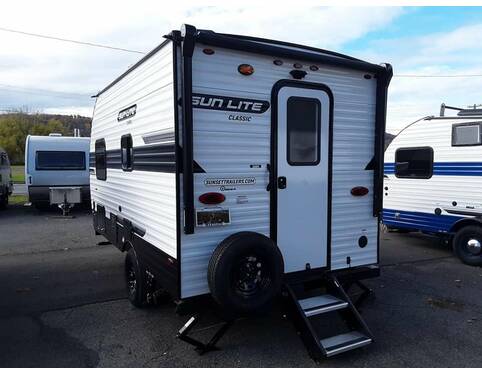 2023 Sunset Park Sun-Lite 16BH Travel Trailer at Hartleys Auto and RV Center STOCK# NP008472 Photo 5