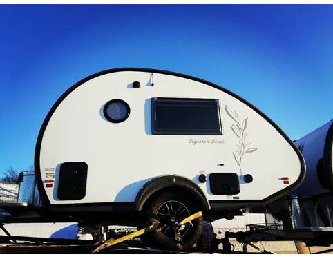 2023 nuCamp TAB 320S LEAF AND LINEN Travel Trailer at Hartleys Auto and RV Center STOCK# 004598 Photo 5