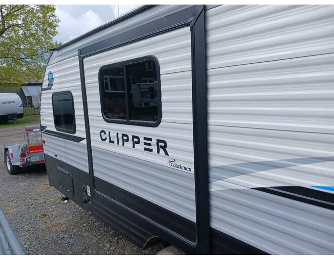 2023 Coachmen Clipper 4K Series 17MBS Travel Trailer at Hartleys Auto and RV Center STOCK# WF133185 Photo 5