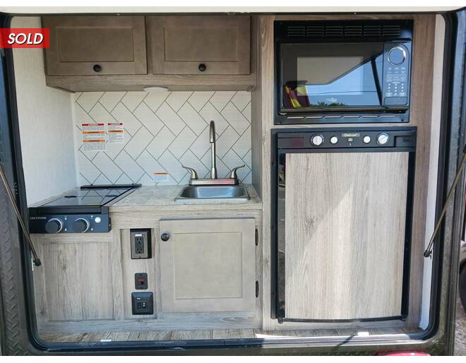 2023 Sunset Park SunRay 109 Travel Trailer at Hartleys Auto and RV Center STOCK# DLL009437 Photo 18