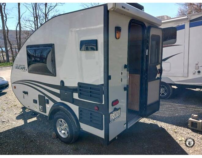 2023 Aliner Grand Ascape PLUS Travel Trailer at Hartleys Auto and RV Center STOCK# CC007992 Photo 9