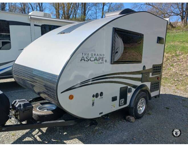 2023 Aliner Grand Ascape PLUS Travel Trailer at Hartleys Auto and RV Center STOCK# CC007992 Photo 15