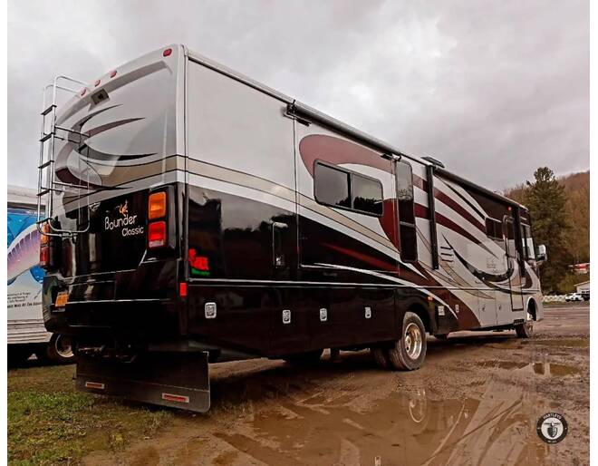 2013 Fleetwood Bounder Classic Ford 36R Class A at Hartleys Auto and RV Center STOCK# CC0A0320 Photo 14