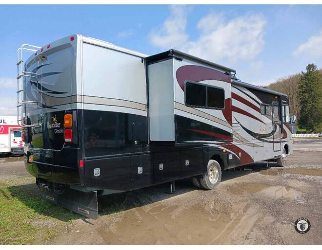 2013 Fleetwood Bounder Classic Ford 36R Class A at Hartleys Auto and RV Center STOCK# CC0A0320 Photo 39